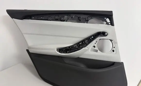 BMW M5 F90 Rear door card panel trim