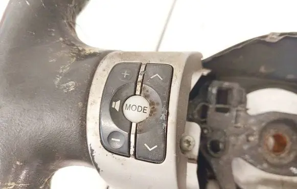 Toyota Yaris Steering wheel buttons/switches 