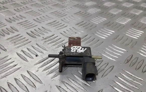 Toyota Celica T230 Valve vacuum 