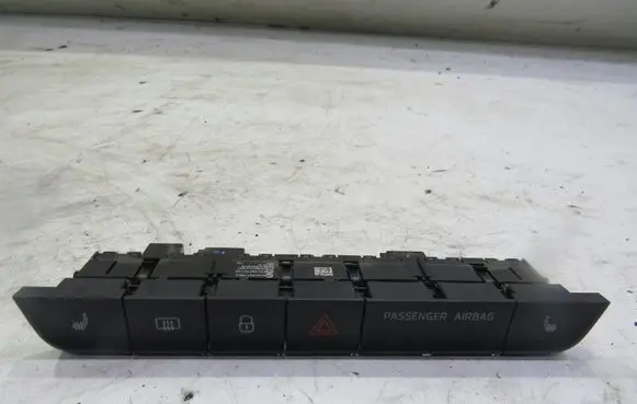 Skoda Fabia Mk3 (NJ) Hazard light switch GMAUTO4574097