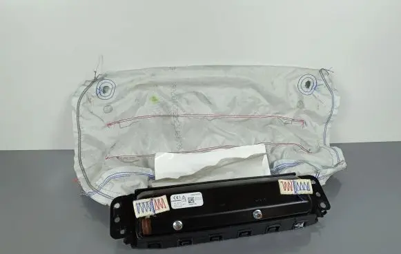Jeep Grand Cherokee WL Knee airbag 68358400AE