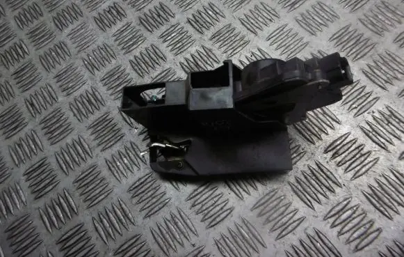 KIA Rio Rear door lock