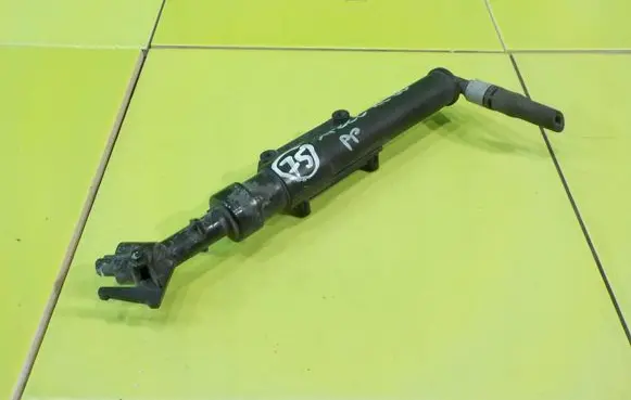 Volvo XC60 Headlight washer pump PRZOD XP222