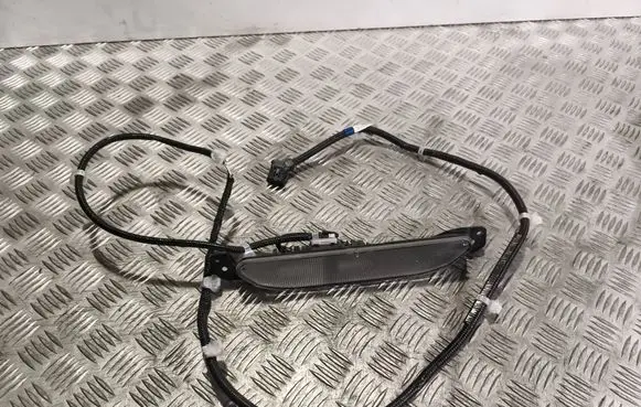 Toyota Yaris XP210 Reverse light LB28258 8121232 LB28260