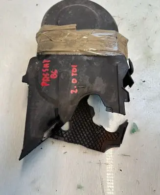 Volkswagen PASSAT B6 Timing belt guard (cover) 045109107F