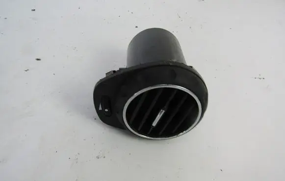 Alfa Romeo 147 Dash center air vent grill 