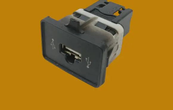 Fiat Grande Punto USB socket connector 735429751