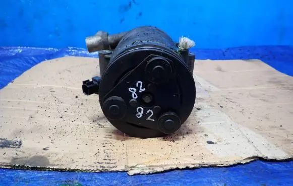 Ford Focus Air conditioning (A/C) compressor (pump) 3M5H-19D629PF