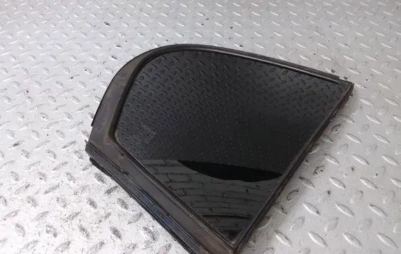 Lexus GS 300 350 430 450H Rear vent window glass 6812330610