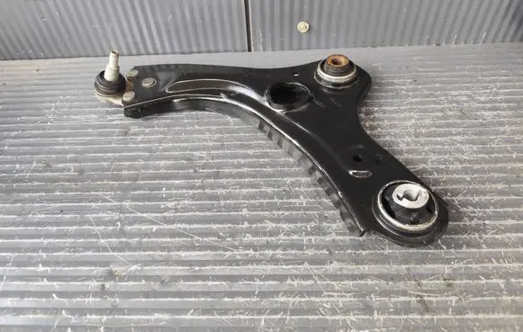 Renault Clio V Front control arm 545019665R
