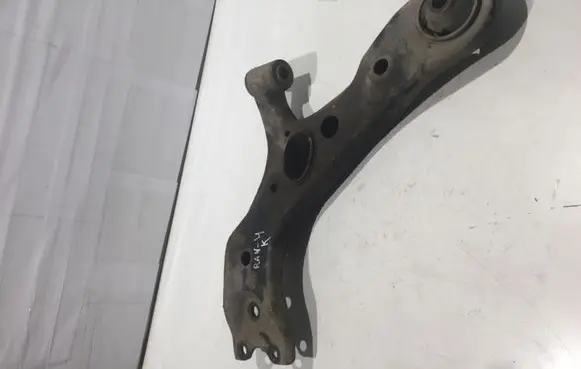 Toyota RAV 4 (XA30) Front lower control arm/wishbone