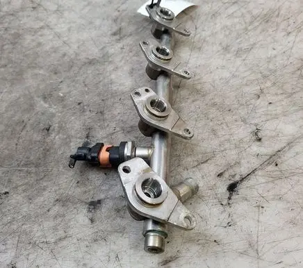 Mercedes-Benz E W212 Fuel main line pipe A2740700995