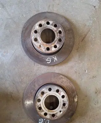 Volkswagen Touran I Rear brake disc