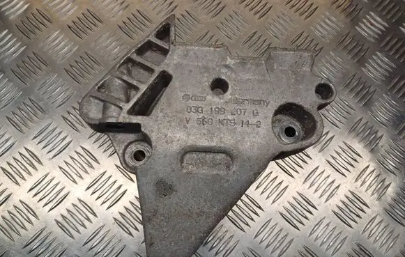 Skoda Octavia Mk2 (1Z) Engine mounting bracket 03G199207G