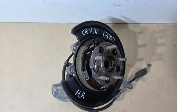Honda CR-V Rear wheel hub spindle/knuckle A23