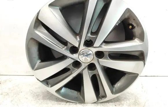 Peugeot Traveller R17 alloy rim 9810098577 ET46