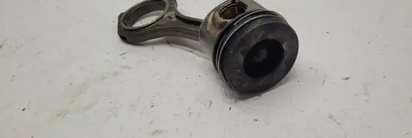 Audi Q5 SQ5 Piston with connecting rod