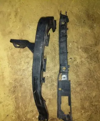 Porsche Boxster 986 Fender mounting bracket 996505535