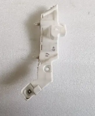 Buick Encore GX I Front bumper mounting bracket 42751984