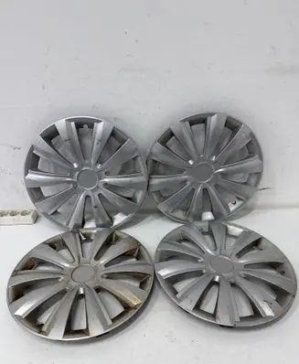 Volkswagen Golf V R16 wheel hub/cap/trim 