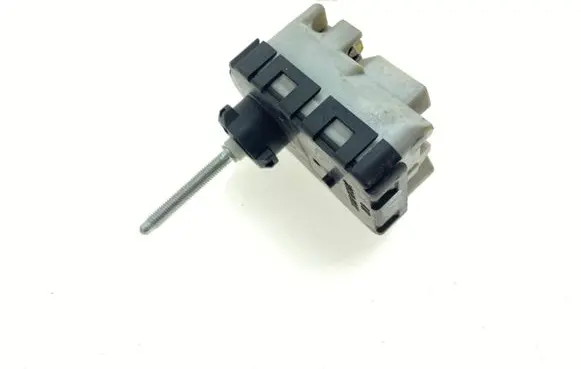 Headlight level adjustment motor
