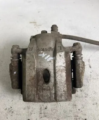 Toyota Prius (XW30) Front brake caliper