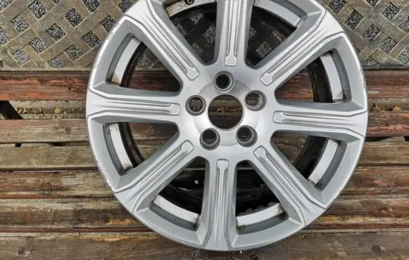 Volvo XC40 R17 alloy rim 