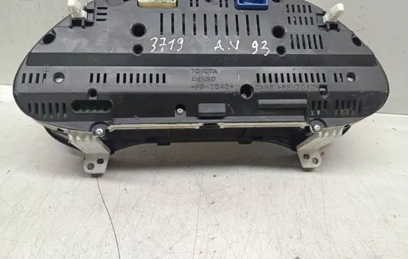 Toyota Avensis T250 Speedometer (instrument cluster) 8380005C00C