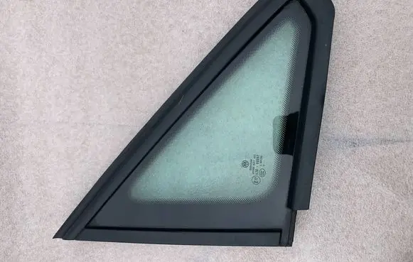 Volkswagen Caddy Front triangle window/glass 2K5845412