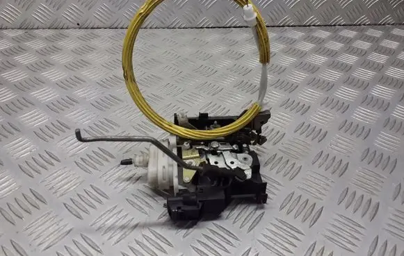 Audi A3 S3 8L Front door lock 8L1837016