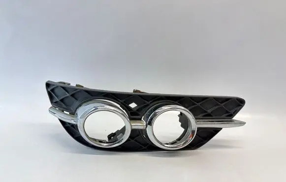 Mercedes-Benz C W204 Front fog light trim/grill A2048803424