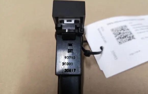 KIA Sorento Windscreen/window heater switch 937103E000