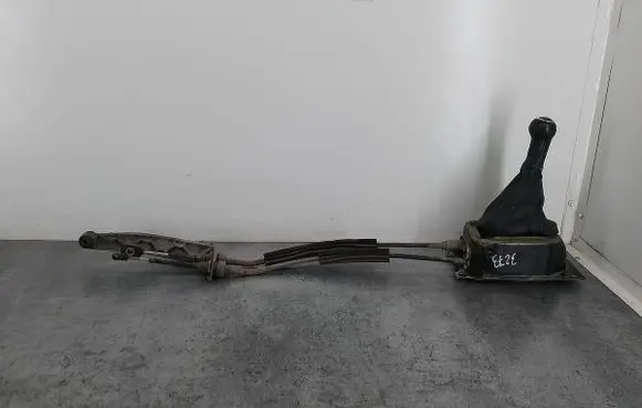 Volkswagen Polo III 6N 6N2 6NF Gear shifter/selector 6N0711266B