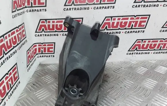 Mercedes-Benz S W222 Engine mounting bracket A2762232004