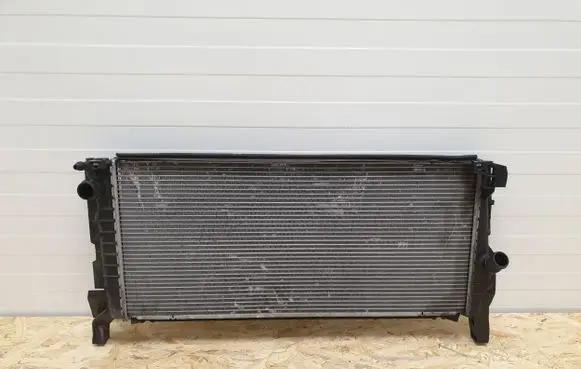 BMW 2 F46 Coolant radiator 7617630 17117617630