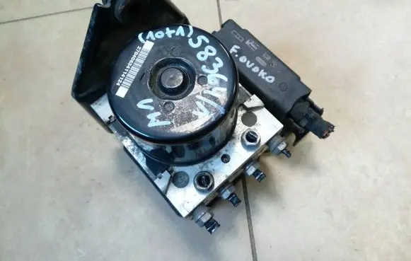 Volkswagen Golf VI ABS Pump 1K0907379BL 1K0614517DP NE58364NA1