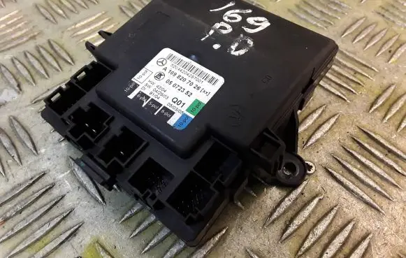 Mercedes-Benz A W169 Door control unit/module 1698207026 A1698207026