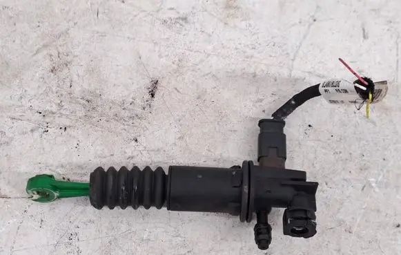 Citroen C3 Clutch master cylinder 9812926180