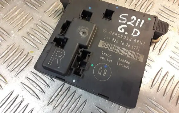 Mercedes-Benz E W211 Door control unit/module 2118201626 A2118201626