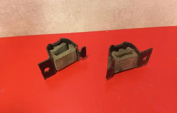 Chevrolet Corvette Muffler mount bracket/holder 458967
