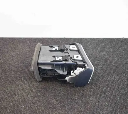 Nissan Qashqai Dashboard air vent grill cover trim 687604EA0A30490027