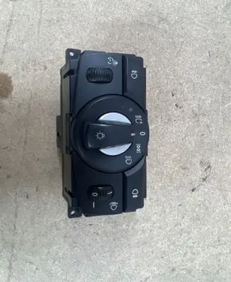 BMW 5 E60 E61 Light switch 6988555 33295101 028515
