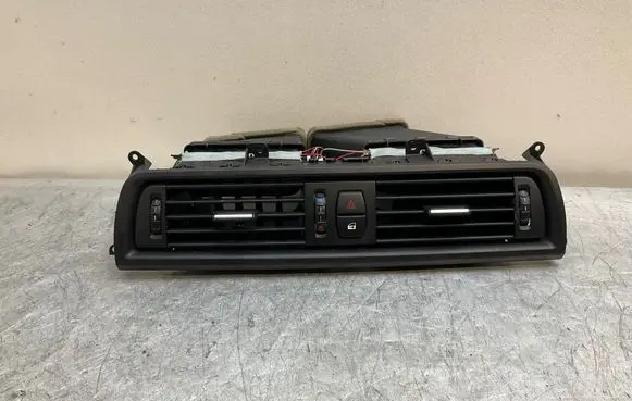 BMW 5 F10 F11 Dash center air vent grill 16828110
