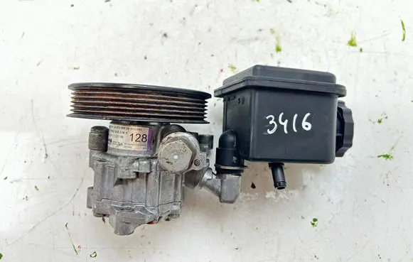 Mercedes-Benz C W203 Power steering pump A0024669801 A0004600183