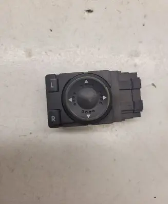 Volkswagen PASSAT B5.5 Wing mirror switch 3B1959565B