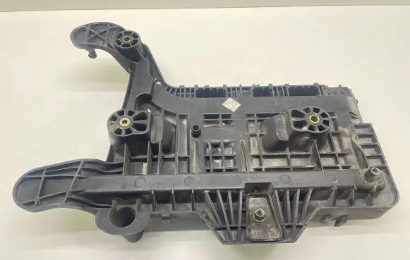 Skoda Octavia Mk2 (1Z) Battery tray 1K0915333