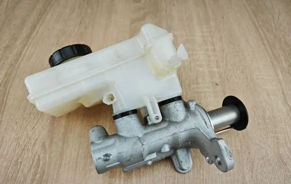 Audi Q3 F3 Master brake cylinder 5Q1611301C
