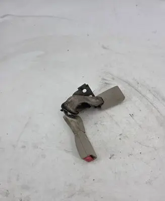 Toyota Avensis T250 Rear seatbelt buckle 