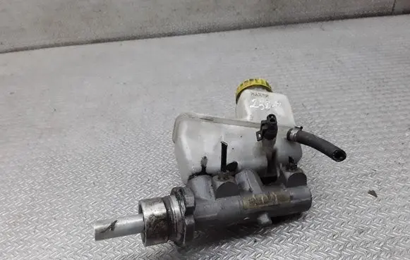 Master brake cylinder