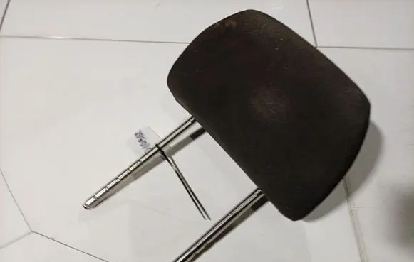 Skoda Octavia Mk2 (1Z) Front seat headrest 